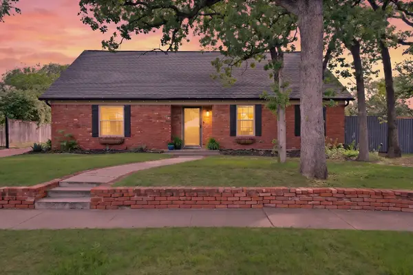 1710 Hilltop Lane, Pantego, TX 76013