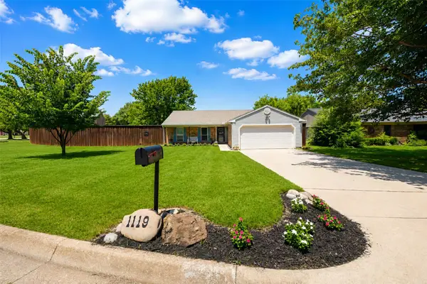 1119 Normandy Drive, Grapevine, TX 76051