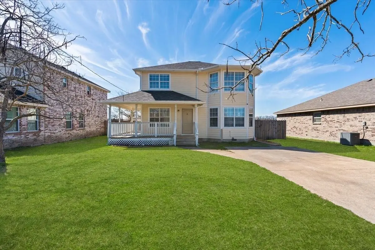 302 Runnells Street, Terrell, TX 75160 - #1