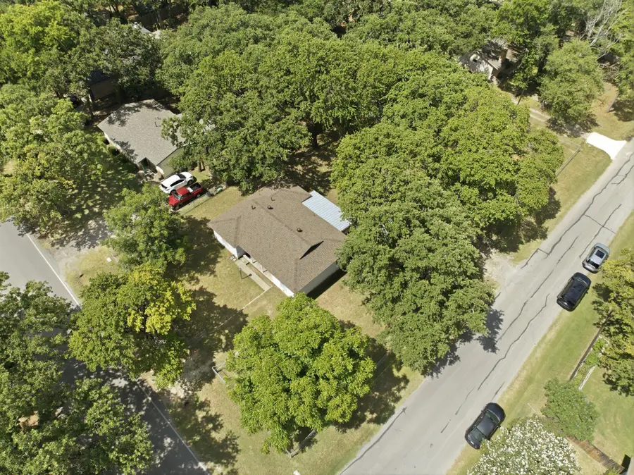 329 N Ash Avenue, Azle, TX 76020 - #2
