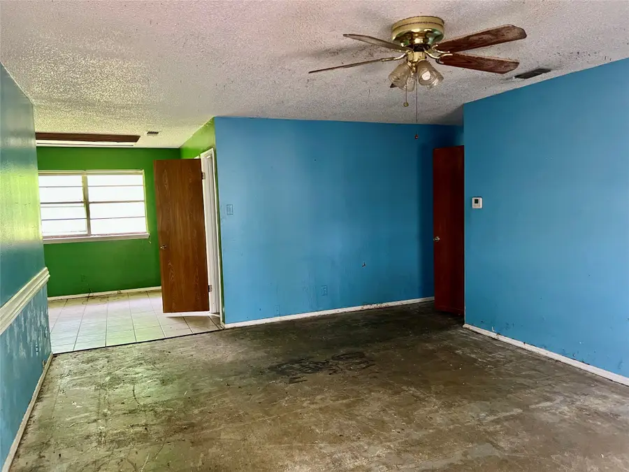 233 Hillcrest Drive, Nocona, TX 76255 - #2