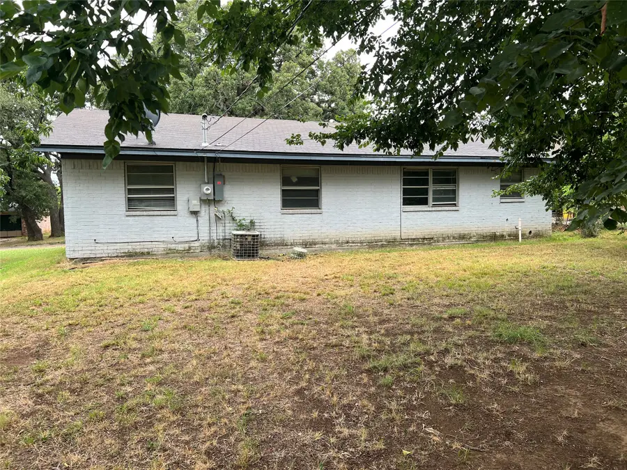233 Hillcrest Drive, Nocona, TX 76255 - #3