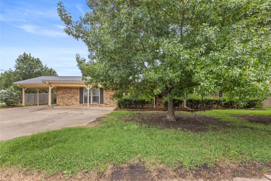 1101 14th Street, Honey Grove, TX 75446 - #2