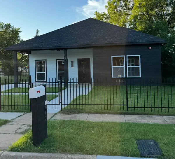 907 E Humbol Street, Fort Worth, TX 76104