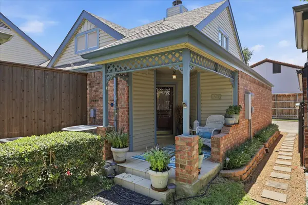 18095 Whispering Gables Lane, Dallas, TX 75287