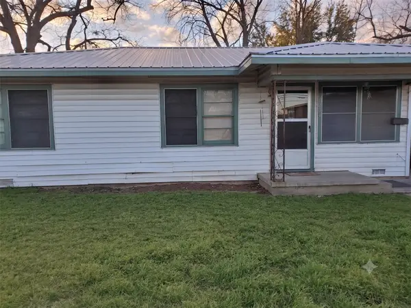 1204 N Fannin Avenue, Cameron, TX 76520