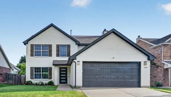 640 Fossil Wood Drive, Saginaw, TX 76179