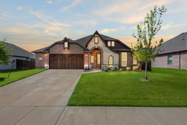 240 Resting Place Road, Waxahachie, TX 75165