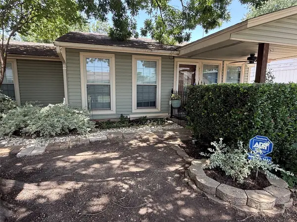 4113 Barksdale Court, Dallas, TX 75211