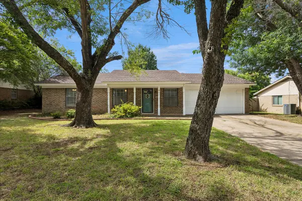 936 Springdale Road, Bedford, TX 76021