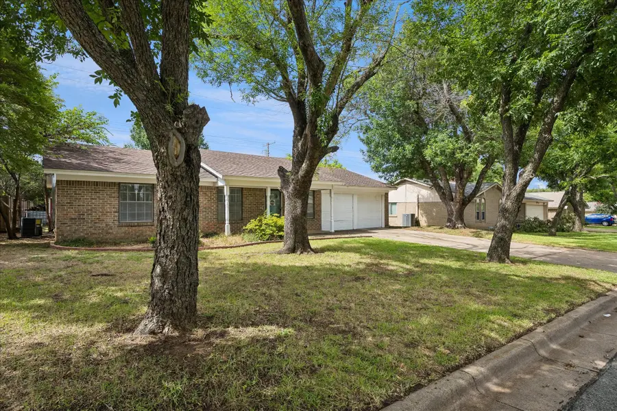 936 Springdale Road, Bedford, TX 76021 - #2