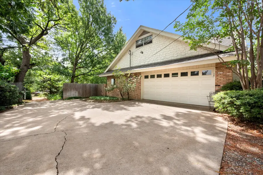 623 N Bowen Road, Arlington, TX 76012 - #3