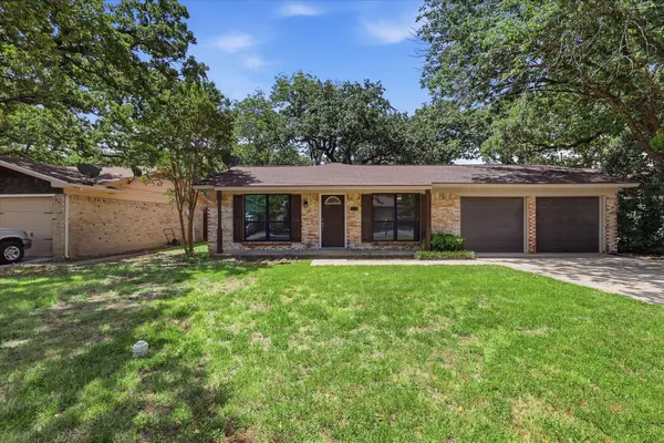 3318 Woodthrush Lane, Denton, TX 76209