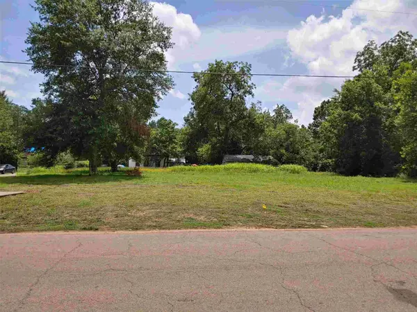 247 & 255 NW 13th Street, Paris, TX 75460
