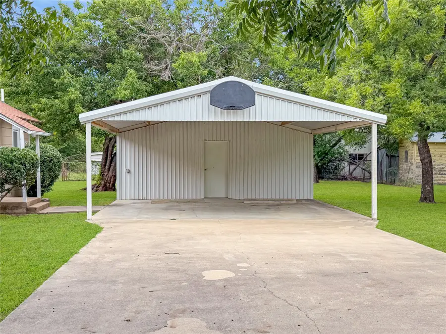 112 Garvin Street, Eastland, TX 76448 - #2