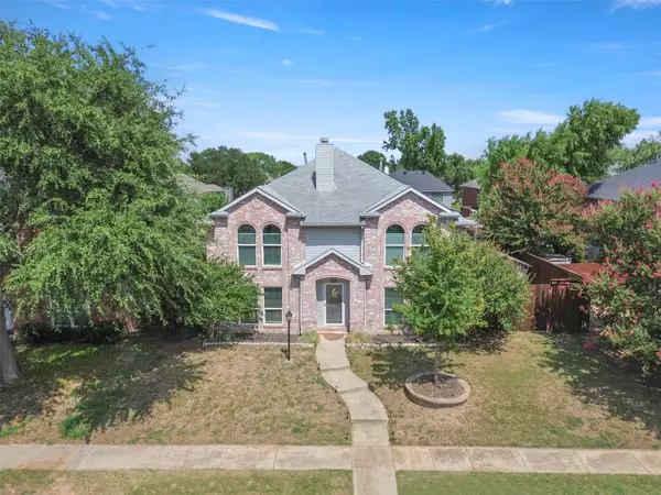 1428 Creekview Drive, Lewisville, TX 75067