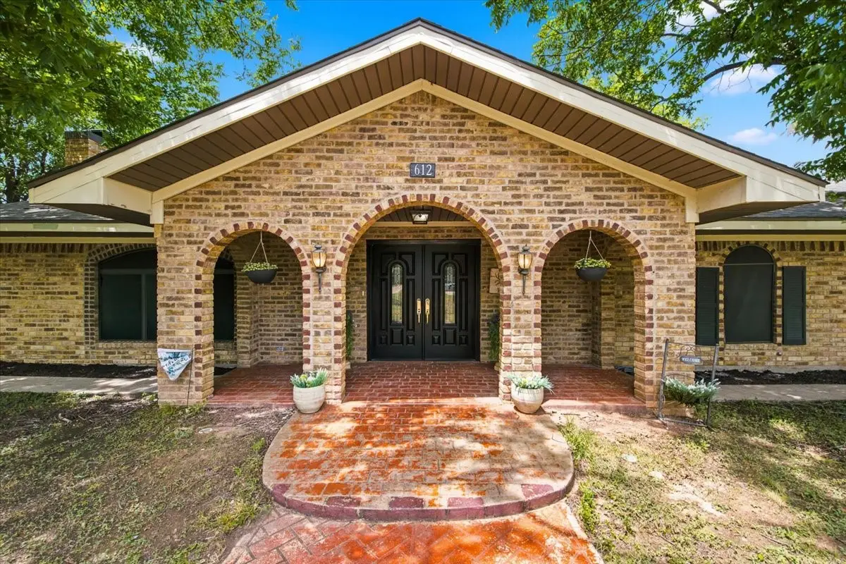 612 W Highland Street, West, TX 76691 - #1