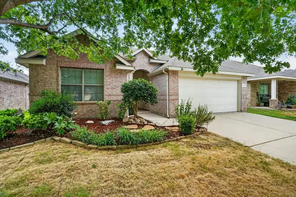 1520 Wickham Drive, Burleson, TX 76028