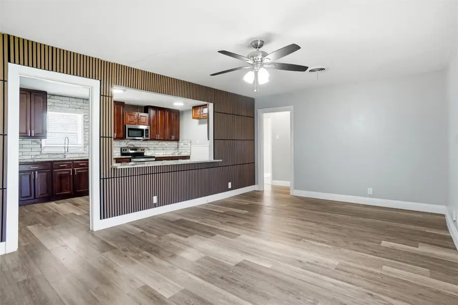 705 Vine Street, Euless, TX 76040 - #3