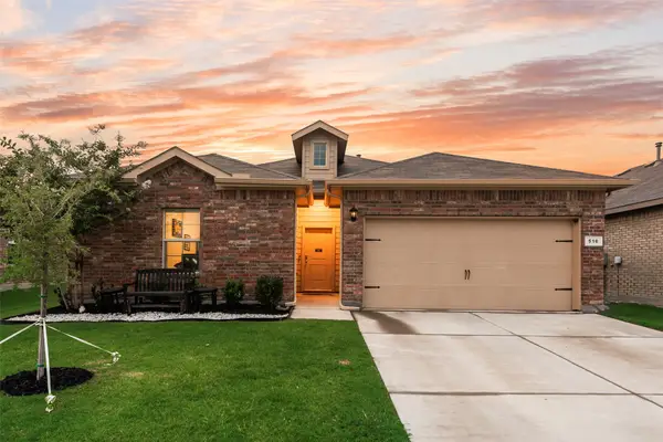 516 Drowsy Water Trail, Fort Worth, TX 76131