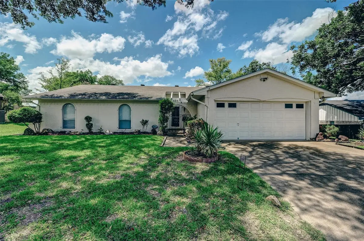 401 Rhineland, Benbrook, TX 76126 - #1