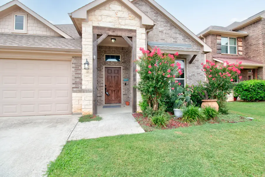 1809 Silver Oaks, Gainesville, TX 76240 - #2