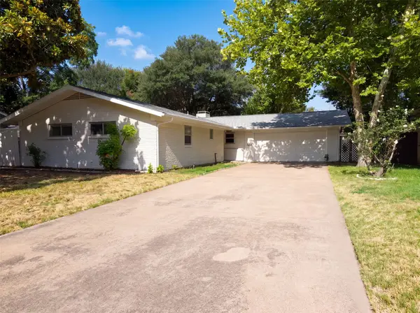 725 Ridgecrest Drive, Irving, TX 75060