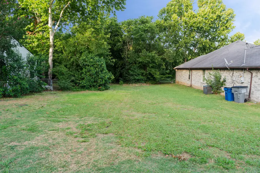 600 N Elm Street, Lancaster, TX 75146 - #2