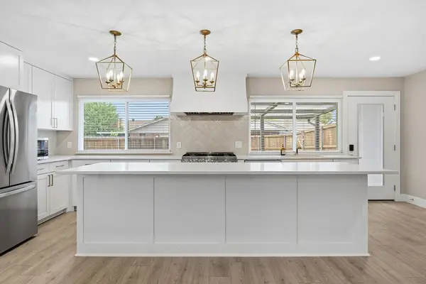 1912 Primrose Lane, Carrollton, TX 75007