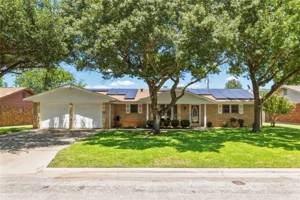 4304 9th Street, Brownwood, TX 76801