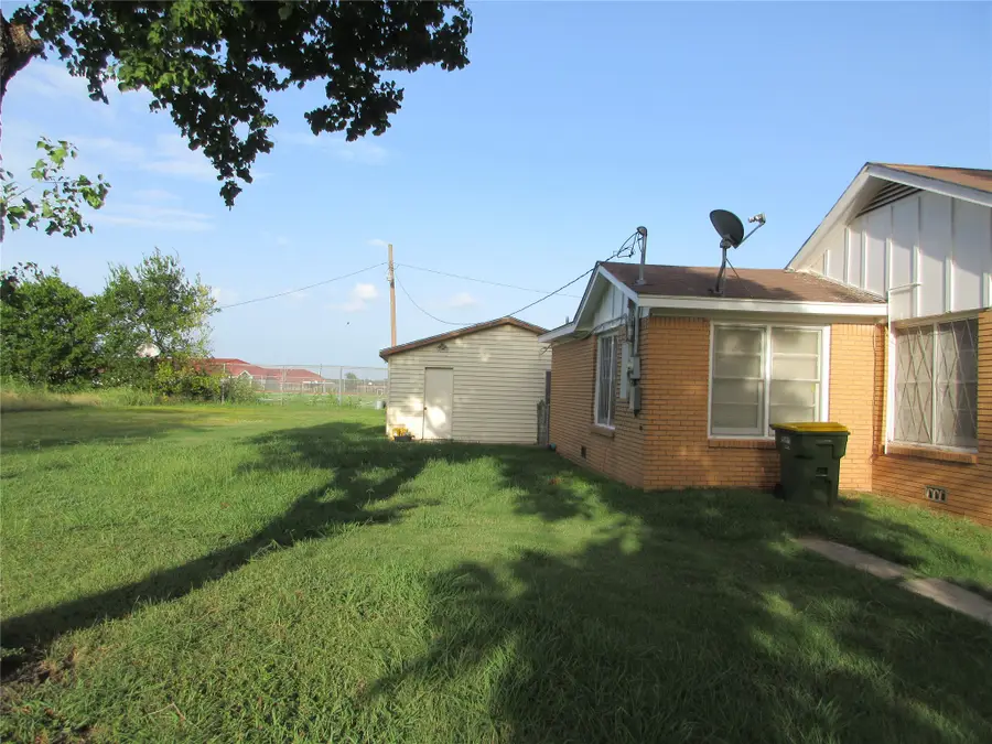 704 Wabash Street #1, Marlin, TX 76661 - #2