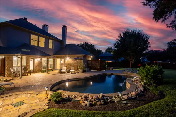 8809 Hedge Row Court, North Richland Hills, TX 76182