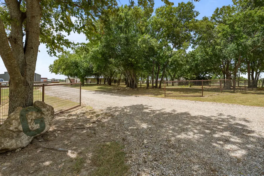 6231 Michael Road, Sanger, TX 76266 - #2