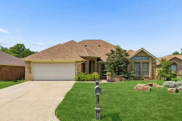 903 Wyndham Place, Arlington, TX 76017