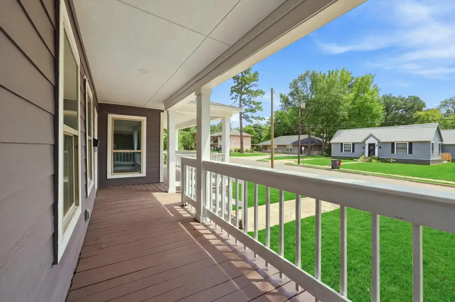 705 E Austin Street, Paris, TX 75460 - #3