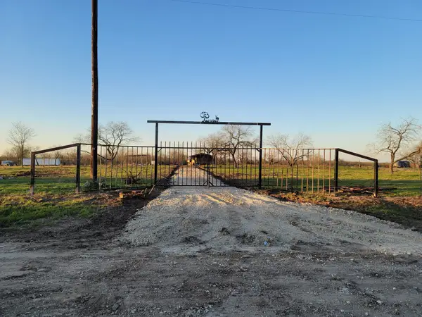 118 SW County Road #2360, Streetman, TX 75859