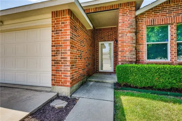 1608 Rialto Way, Fort Worth, TX 76247