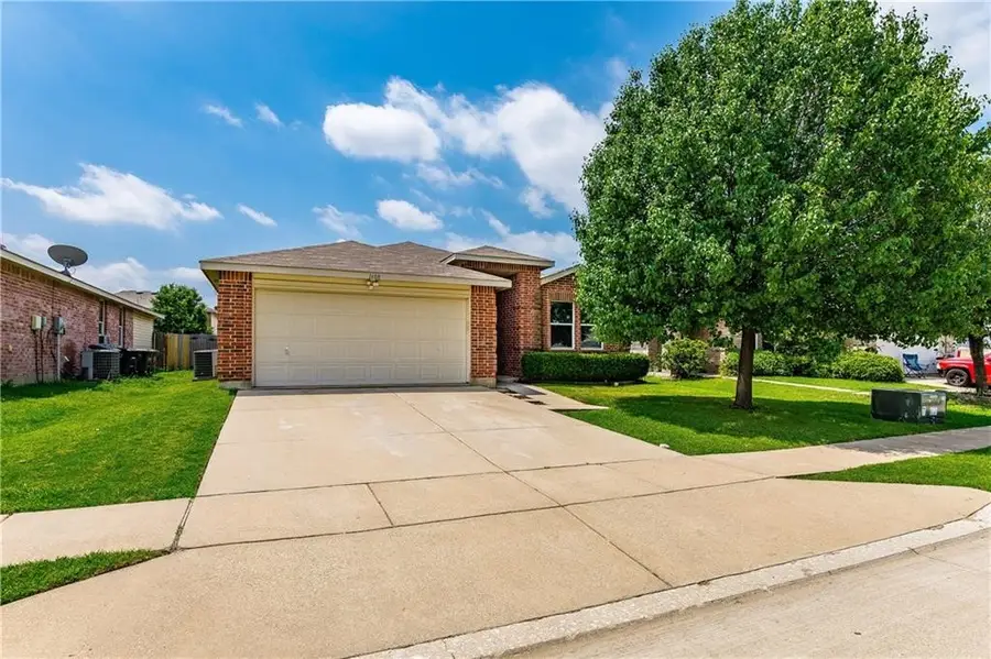 1608 Rialto Way, Justin Roanoke, TX 76247 - #2