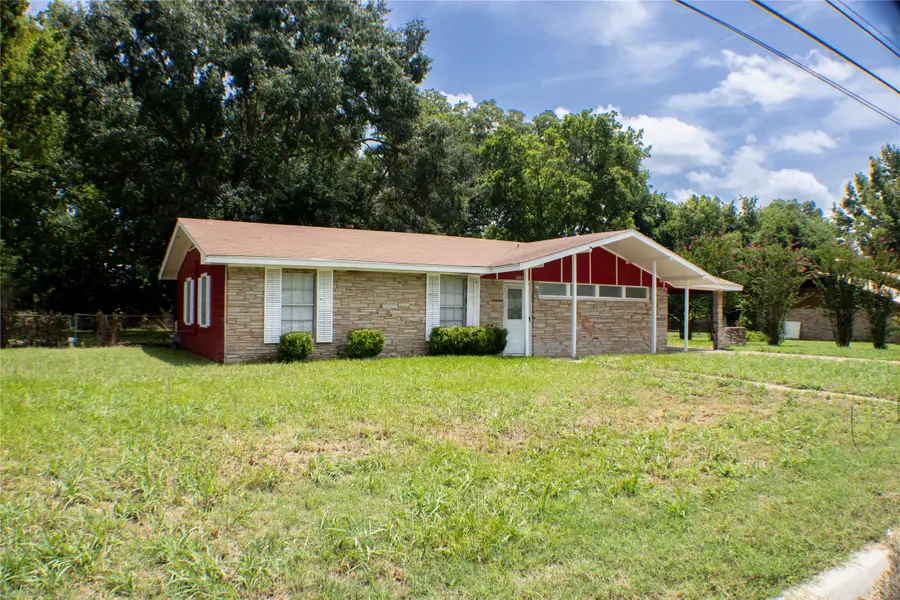 1307 S Delaware Street, Clarksville, TX 75426 - #3