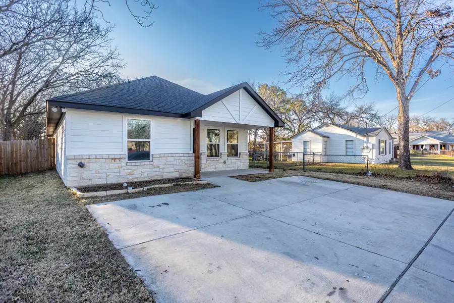 815 Ritchey Street, Gainesville, TX 76240 - #3