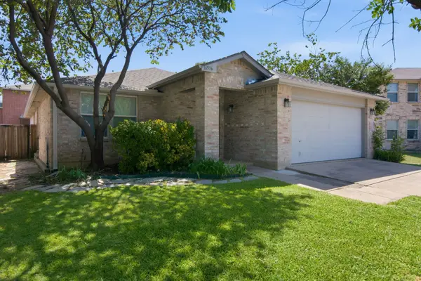 16536 Jasmine Springs Drive, Fort Worth, TX 76247