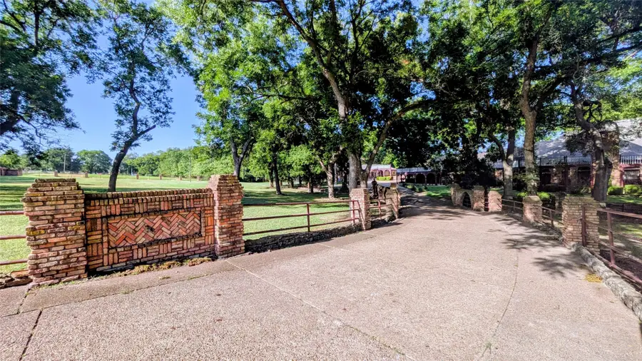 1431 S Houston School Road, Lancaster, TX 75146 - #3