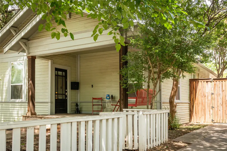 526 S Edgefield Avenue, Dallas, TX 75208 - #2