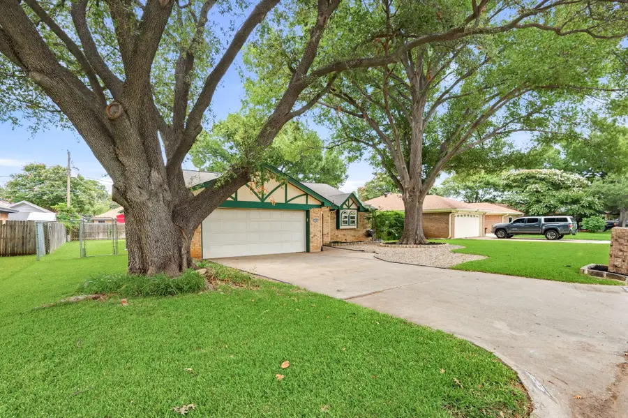 5524 Wood View Street, North Richland Hills, TX 76180 - #2