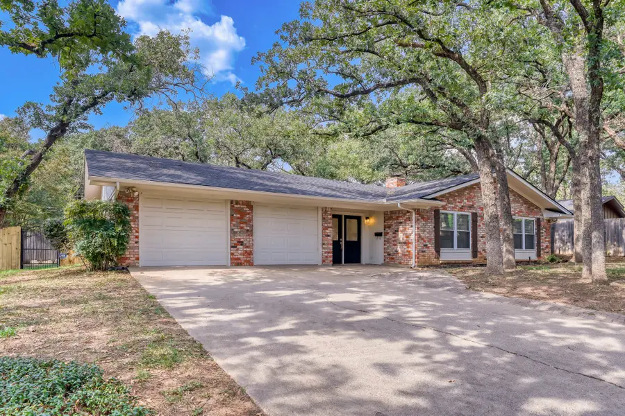 624 Hillview Drive, Hurst, TX 76054 - #2