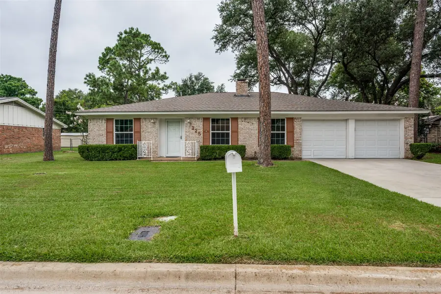 225 Glenn Drive, Hurst, TX 76053 - #2