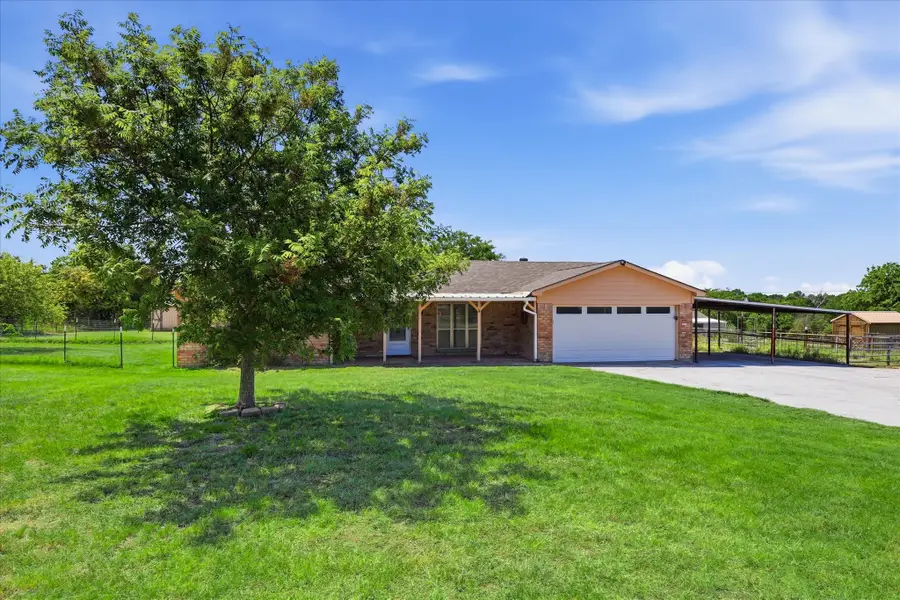 892 Highland Circle, Springtown, TX 76082 - #2