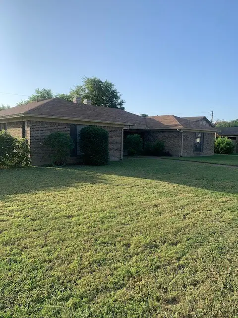 1001 Poplar Street, Benbrook, TX 76126