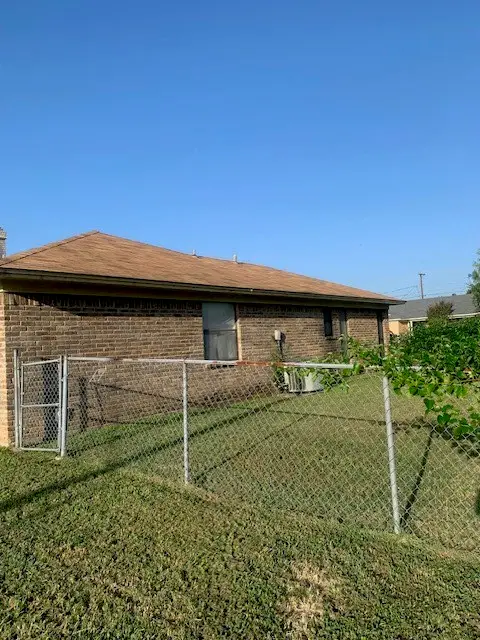1001 Poplar Street, Benbrook, TX 76126 - #3