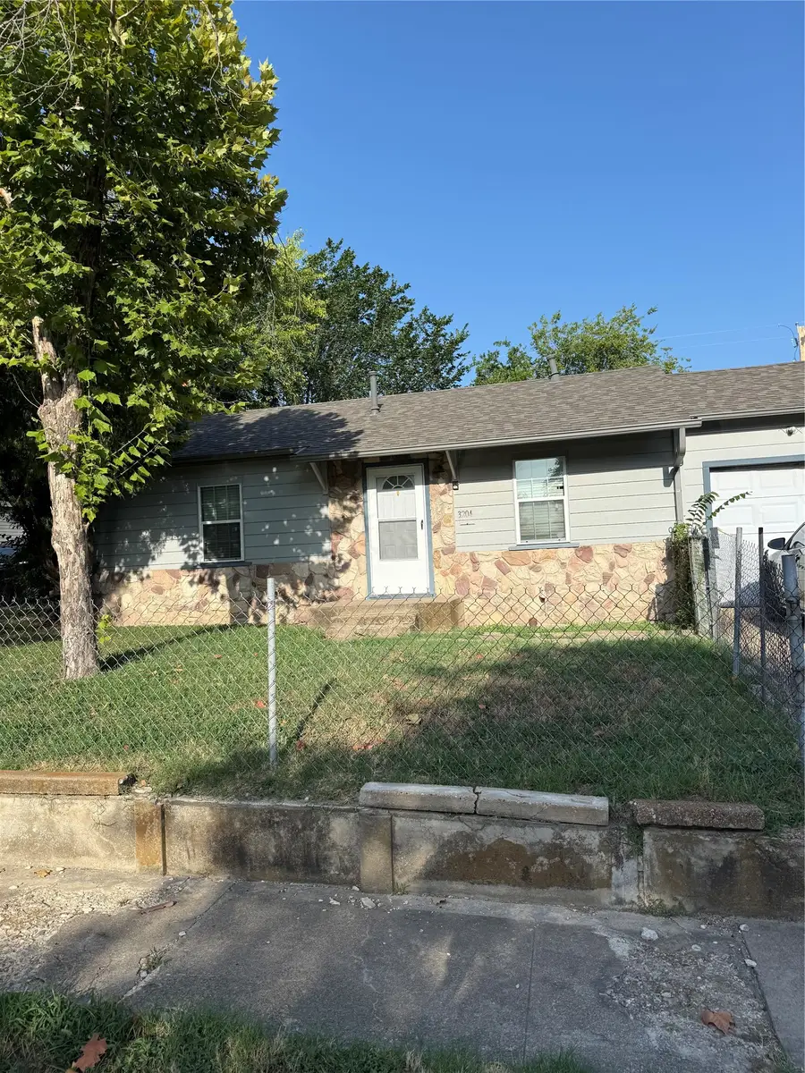 3204 Canberra Court, Fort Worth, TX 76105 - #2